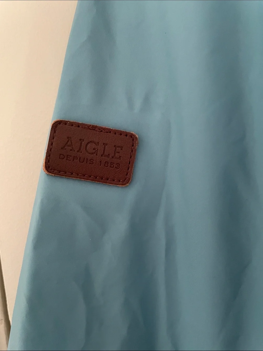 AIGLE Men’s Medium Blue Rain/Windbreaker Packable Travel Jacket M VGUC